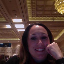 Profile Picture of Amanda Cloman (@amcloman) on Twitter