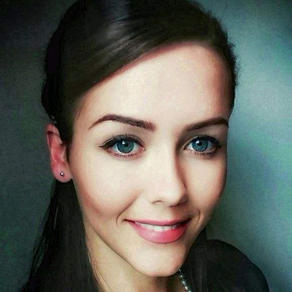 Profile Picture of Rooroo Bajoo (@rooroobajoo) on Poshmark