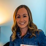 Profile Picture of Melanie ❤️ Hart (@readwithhart) on Instagram