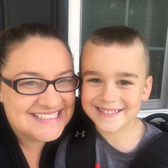 Profile Picture of Tiffany Ossichuck (@tossichuck) on Poshmark