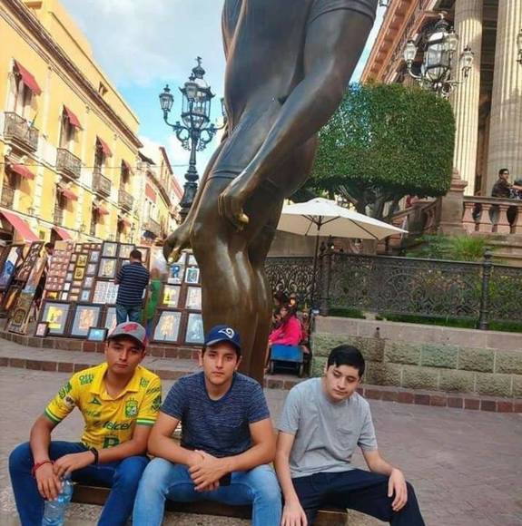 Profile Picture of Jonathan hugo Samaniego (@cenisas123) on Poshmark