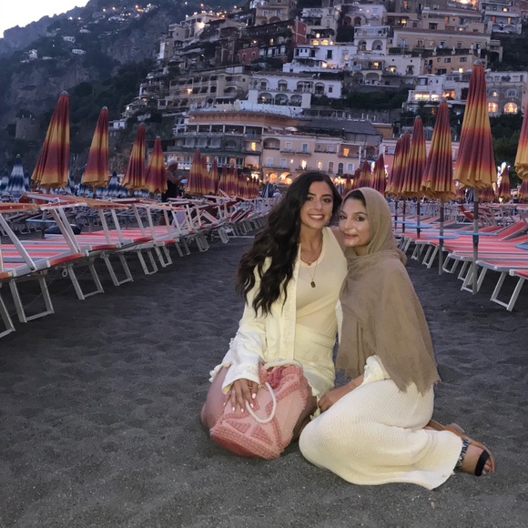 Profile Picture of Bayan Zahriyeh (@bayanzahriyeh) on Poshmark