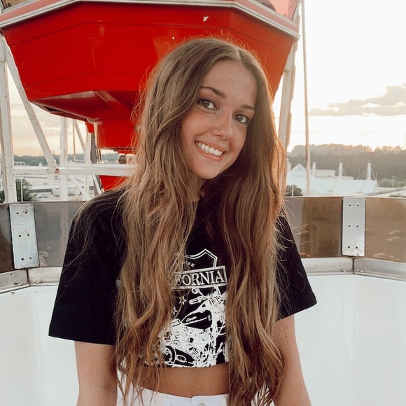 Profile Picture of Rebecca Jensrud (@jensrudrebecca) on Poshmark