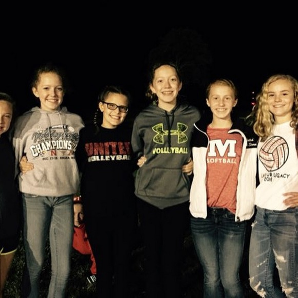 Addison Anderson - Poshmark Profile Picture of Addison Anderson (@addisonander103) on Poshmark