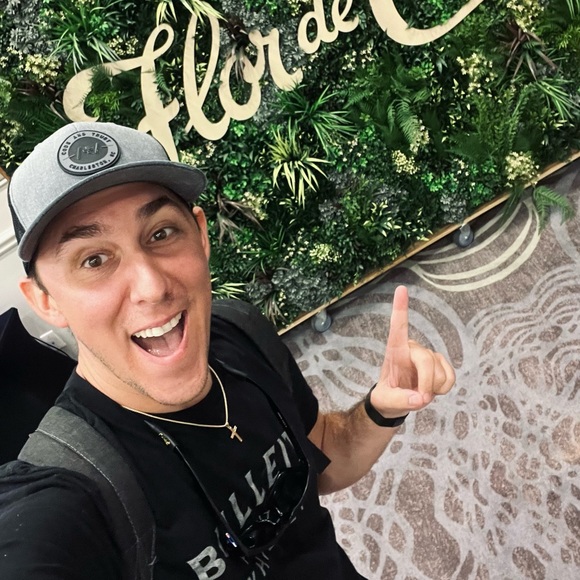 Profile Picture of Roy Bailey (@royalbean87) on Poshmark