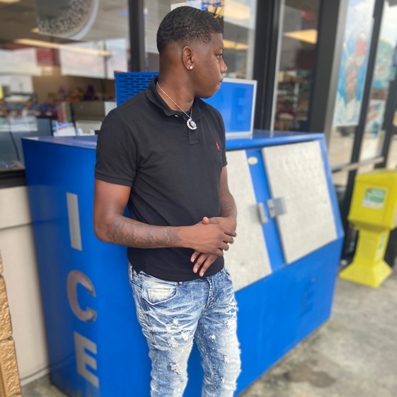 Profile Picture of Craig Ferguson (@litcraig1) on Poshmark