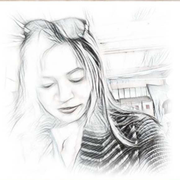 Profile Picture of Maricris Cashell (@criscash) on Poshmark