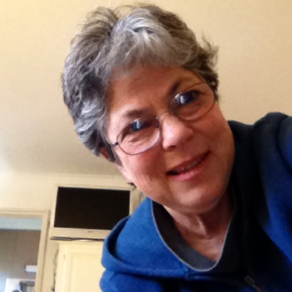 Profile Picture of Nikki Colodny (@ncol) on Poshmark