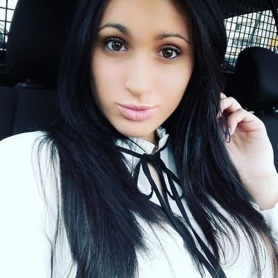 Profile Picture of Ângela Andrade (@angelaandrade94) on Twitter