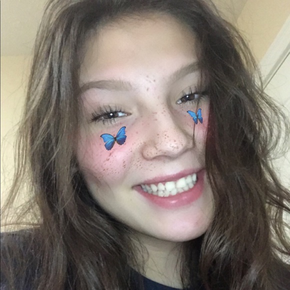 Profile Picture of Charlayne Czaplewski (@charlulu6) on Poshmark