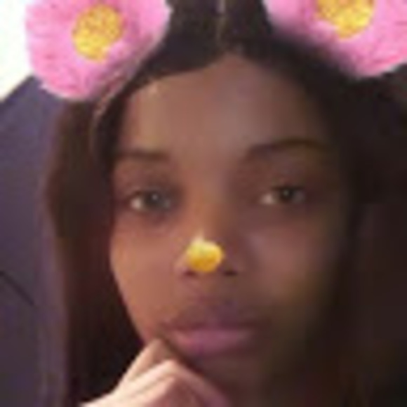 Profile Picture of Bella rosa Wise (@bellabluu22) on Poshmark