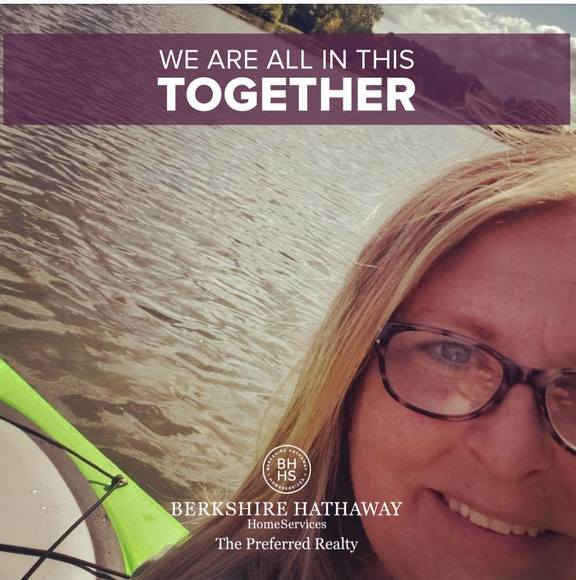 Profile Picture of Angie Orris (@a10070299) on Poshmark