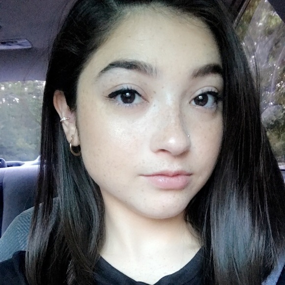 Profile Picture of Madeline Miller (@madeline_alexus) on Poshmark