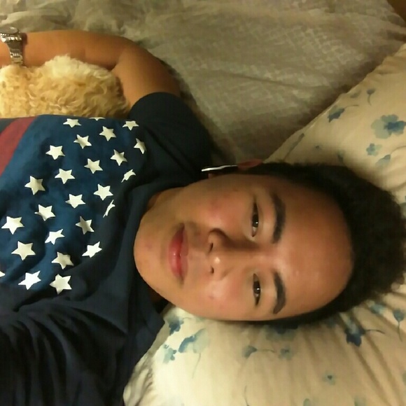 Profile Picture of Gracian vince Labarda (@vince_21) on Poshmark