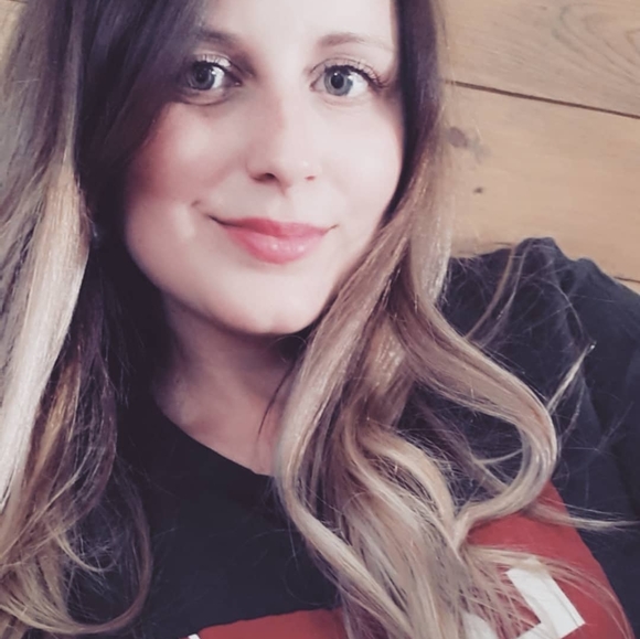 Profile Picture of Mandy Dawn (@mandydawn456) on Poshmark