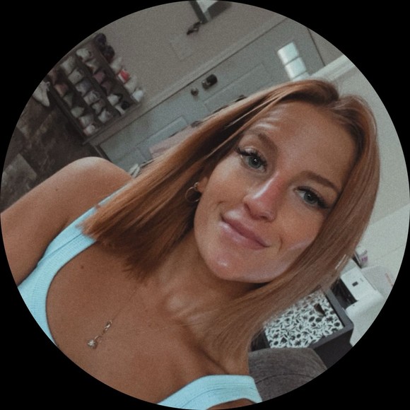 Profile Picture of Jessica Mahardy (@jmahardy) on Poshmark