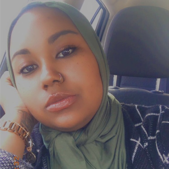 Profile Picture of Shanice Lee (@shanni424) on Poshmark