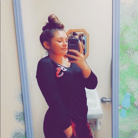 Profile Picture of Mia Melloway-dirickx (@mua_dirickx16) on Poshmark