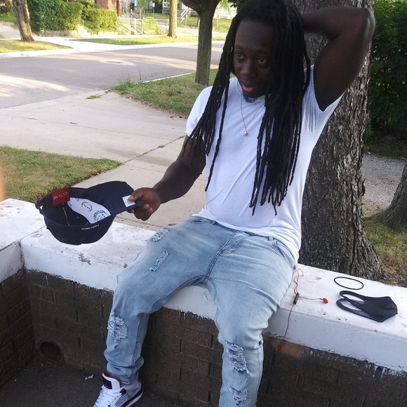 Kevin Roberts - Poshmark Profile Picture of Kevin Roberts (@spitta2) on Poshmark