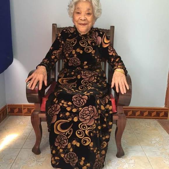 Profile Picture of Hien Huynh (@hienthanhhuynh) on Poshmark