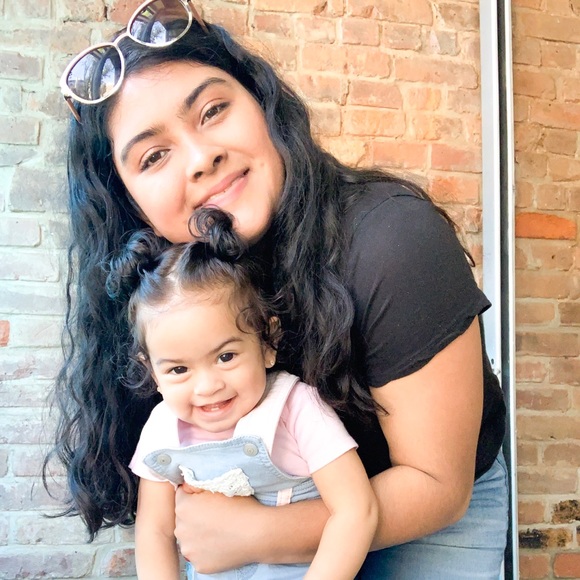 Profile Picture of Vivian Persaud (@vivianpersaud) on Poshmark