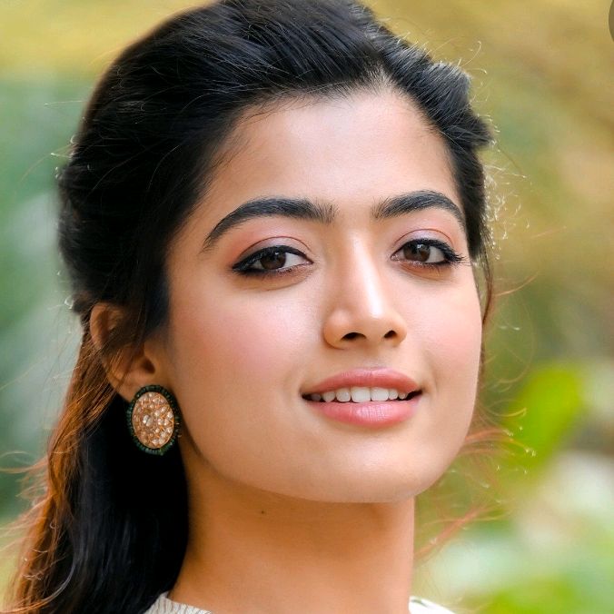 Profile Picture of anshika sharma (@roastpeople609) on Tiktok