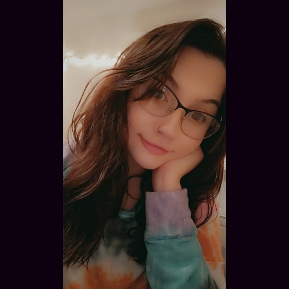 Profile Picture of Jenna Quimby (@jennaq1228) on Poshmark