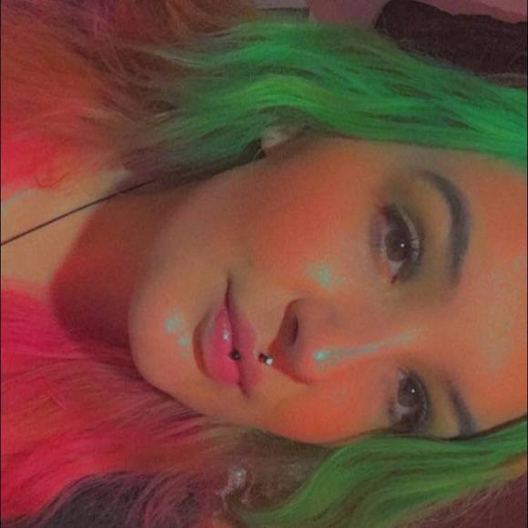 Profile Picture of Em Hilston (@emhilston) on Poshmark