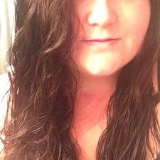 Profile Picture of Anna Yager (@glitterBomb1991) on Twitter