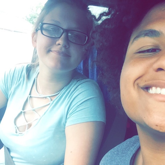 Profile Picture of Beth Bowmar (@bethbowmar) on Poshmark