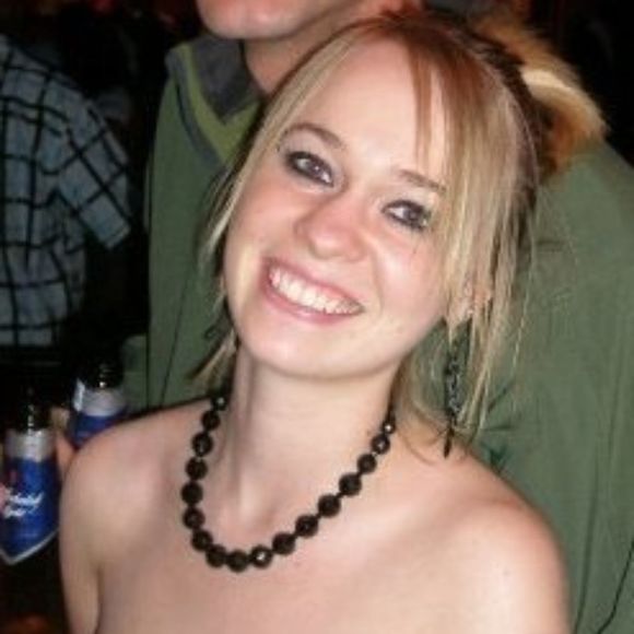 Profile Picture of Kristen Devito (@yankeebaby02) on Poshmark