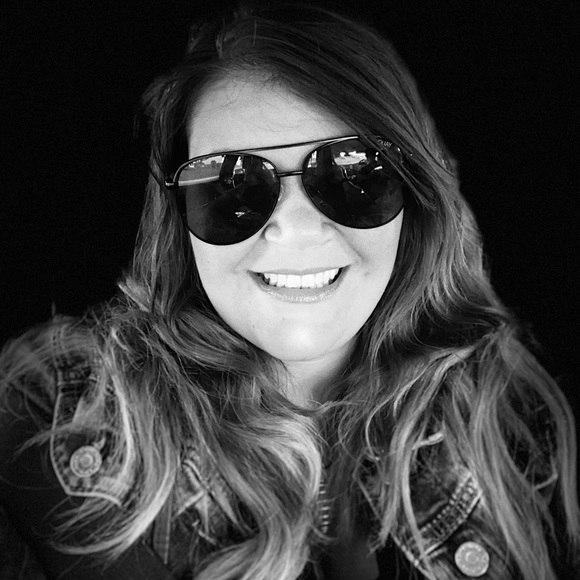 Profile Picture of Jen samples Lazarus (@jen_samples) on Poshmark