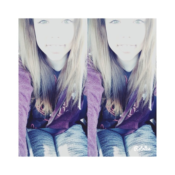 Profile Picture of Kendra Brownell (@kendracody) on Poshmark