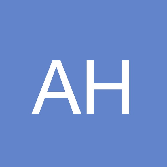 Profile Picture of Alison Hayes (@allidoll1818) on Poshmark