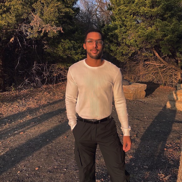 Profile Picture of Thomas Clayton (@thomasmclayton) on Poshmark