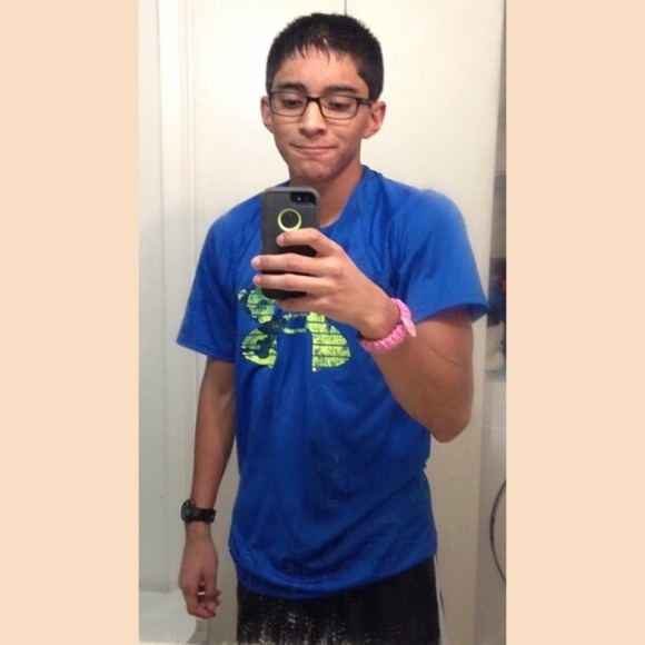 Profile Picture of George Cuevas (@georgeycuevas) on Poshmark