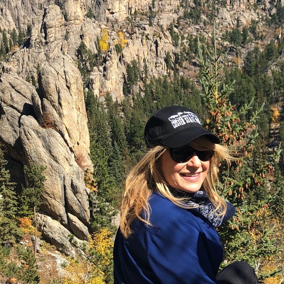 Profile Picture of Catherine Michas (@floridagirl1012) on Poshmark