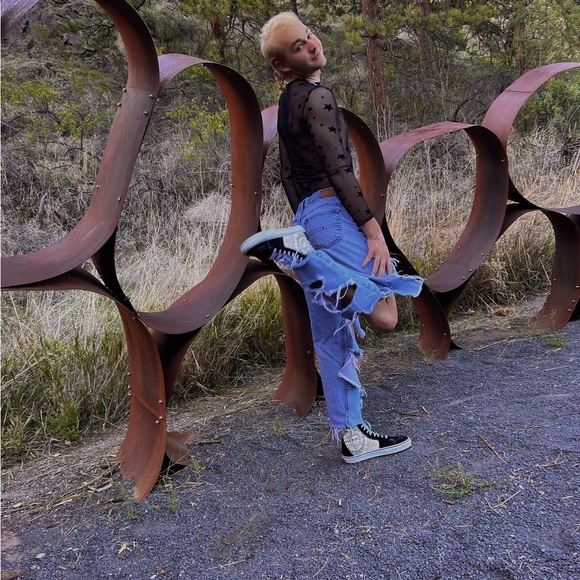 Kyle Barnhart - Poshmark Profile Picture of Kyle Barnhart (@kyle_scott516) on Poshmark