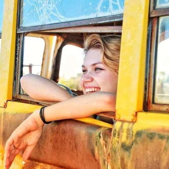 Profile Picture of Carolynn Scherle (@carolynnscherle) on Poshmark