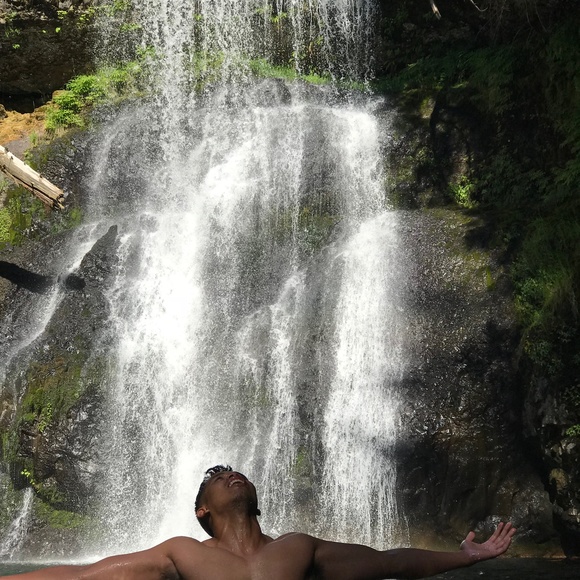 Profile Picture of David Kennedy (@vicsuk20) on Poshmark