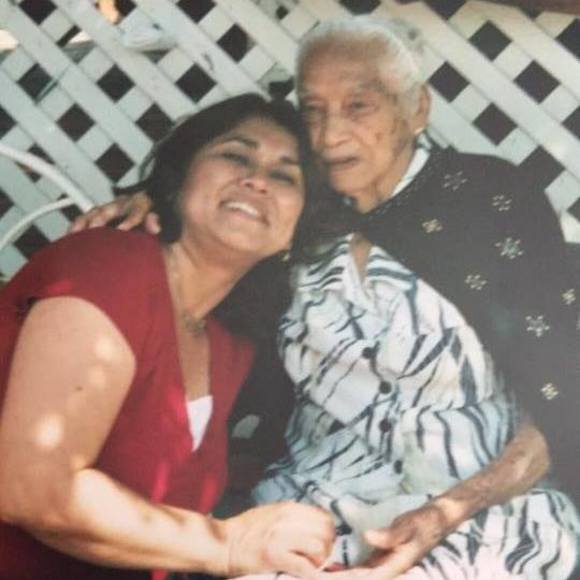 Profile Picture of Mari Silva (@marisilva794) on Poshmark