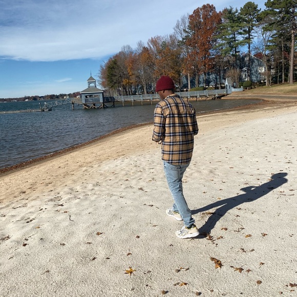 Profile Picture of Robert Bonner (@rbonnerjr) on Poshmark