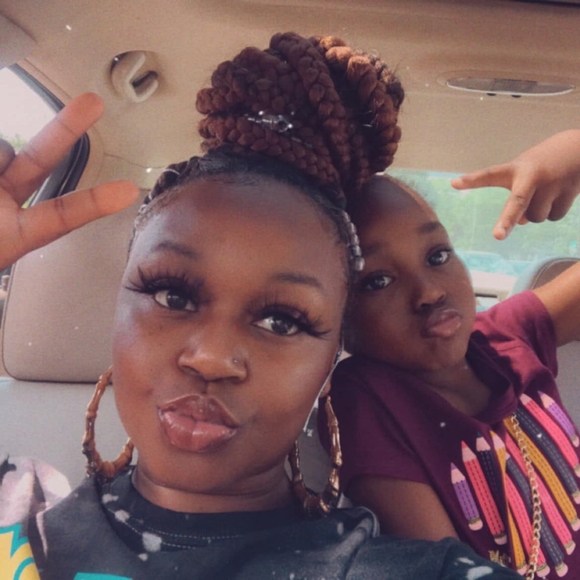 Profile Picture of Treeonna Edmonds (@treeonnae) on Poshmark