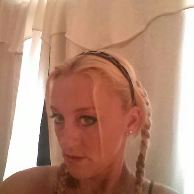 Profile Picture of Stephanie Bateman (@StephieDenise77) on Twitter