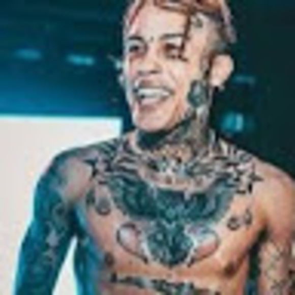 Profile Picture of Madeline Jurusik (@mjurusik21) on Poshmark