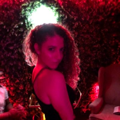 Profile Picture of Emma (@curl_E_mma) on Twitter
