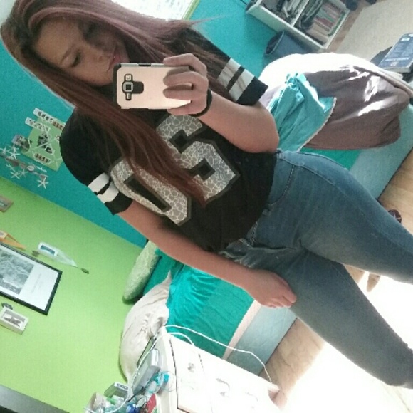 Profile Picture of Danielle Spaller (@daninikole14) on Poshmark