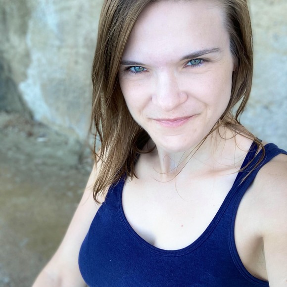 Profile Picture of Lucy Bailey (@lujbaile) on Poshmark