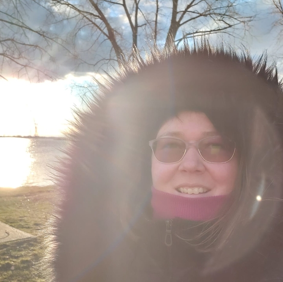 Profile Picture of Vicky Husereault (@vicky_tweety_88) on Poshmark