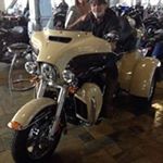 Profile Picture of James Baruz (@jamesbaruz) on Instagram